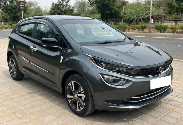 https://images10.gaadi.com/usedcar_image/4621971/original/processed_5a41306a-ce32-4b46-81f8-20541c855178.jpg?imwidth=6400