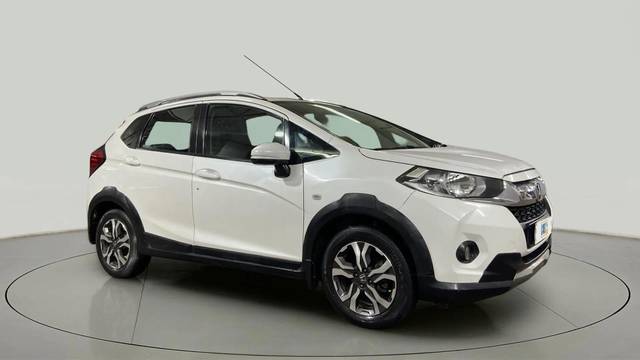 https://images10.gaadi.com/usedcar_image/4621972/original/276937fec253949ce00fbfff177a3743.jpg?imwidth=6400