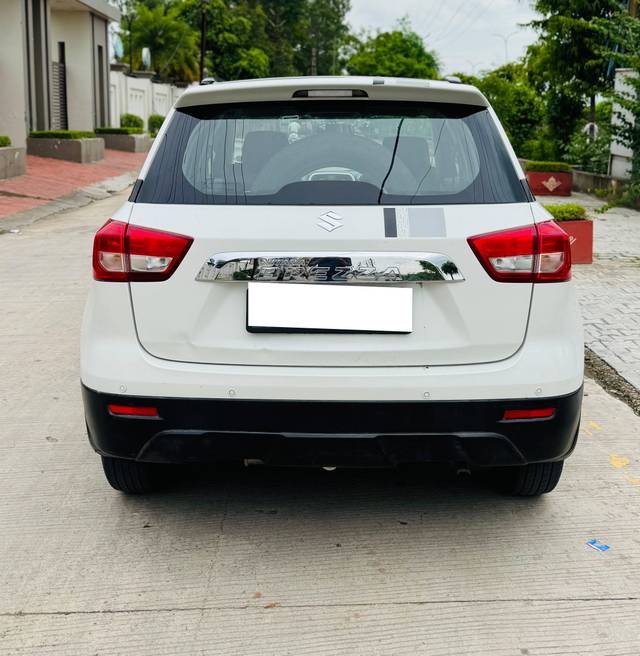 https://images10.gaadi.com/usedcar_image/4621978/original/processed_32d2a10c-b08c-437f-b668-2996aaef180e.jpg?imwidth=6402