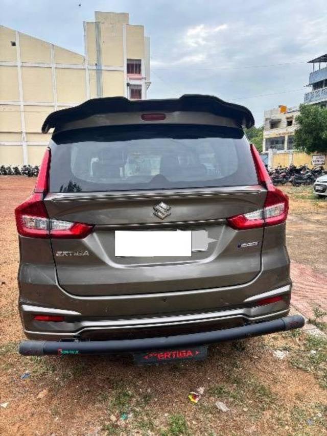 https://images10.gaadi.com/usedcar_image/4621988/original/processed_1b51f2af-870b-4dd2-abf3-64531d93729a.jpeg?imwidth=6401