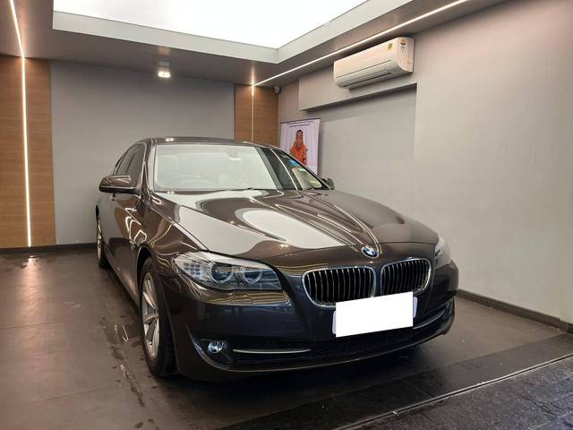 https://images10.gaadi.com/usedcar_image/4621991/original/processed_2c918cf446c3a251ee67d6d7a4dd7a19.jpeg?imwidth=6401