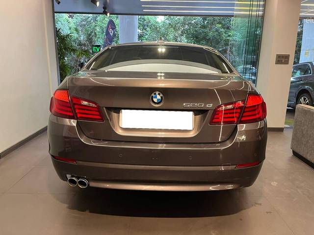 https://images10.gaadi.com/usedcar_image/4621991/original/processed_ba0fd36c13688dfe71cf72f29ad169d3.jpeg?imwidth=6402