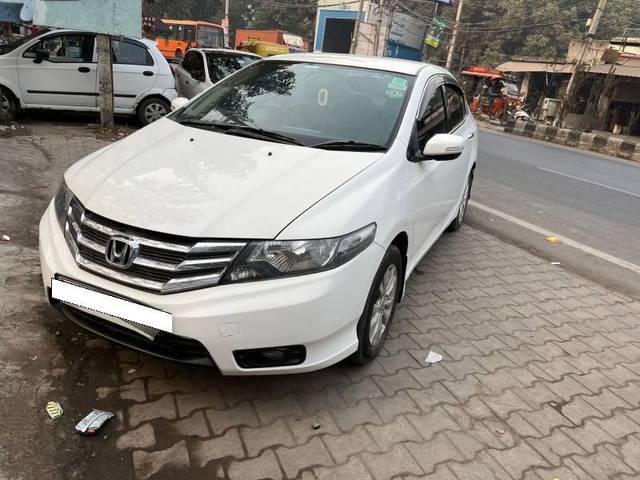 https://images10.gaadi.com/usedcar_image/4622002/original/processed_2664a37e-d1e0-4245-bc01-1ae0e2281eab.jpeg?imwidth=6401