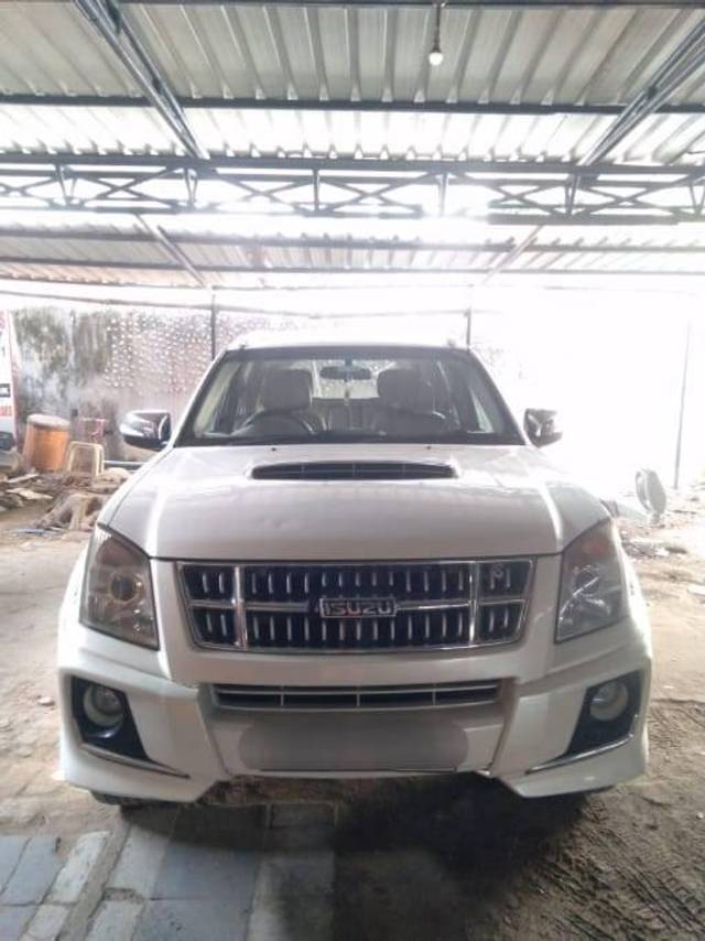 https://images10.gaadi.com/usedcar_image/4622040/original/processed_1b83e7b7a237048f187f1eb0453dcf16.jpg?imwidth=6400