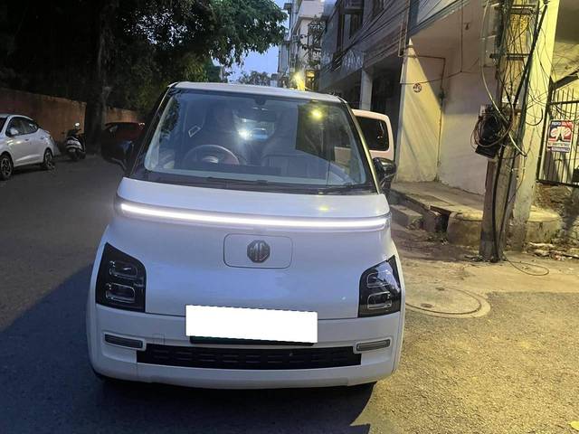https://images10.gaadi.com/usedcar_image/4622048/original/processed_f3b2e39283e3d8f6526e50fe2c848a1a.jpg?imwidth=6400