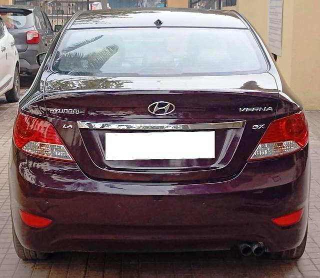 https://images10.gaadi.com/usedcar_image/4622064/original/processed_b22cf810a8953bdbcaefd180809ebf44.jpeg?imwidth=6402
