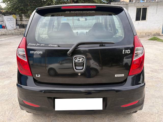https://images10.gaadi.com/usedcar_image/4622071/original/processed_4f086ed7bbb16fe19c9c40e501e204ce.jpg?imwidth=6401