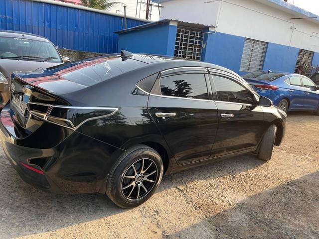 https://images10.gaadi.com/usedcar_image/4622075/original/processed_fe0557211a5b35237f00ad54291b1401.jpg?imwidth=6401