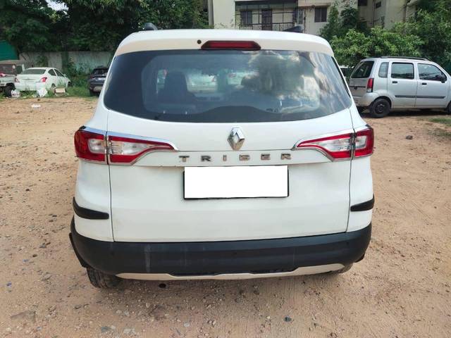 https://images10.gaadi.com/usedcar_image/4622079/original/processed_0dd4c27519d53eb6b2dc55b32b665ce3.jpg?imwidth=6401