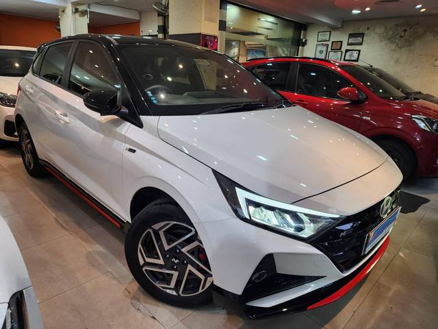 https://images10.gaadi.com/usedcar_image/4622083/original/processed_a74e2cb9391007b708e9a59418fff1aa.jpg?imwidth=6402