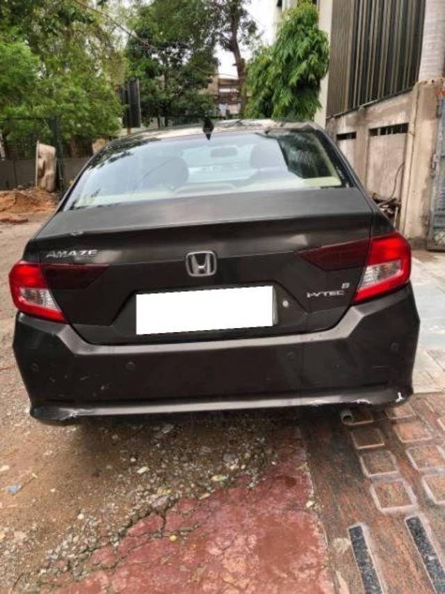 https://images10.gaadi.com/usedcar_image/4622087/original/processed_05048696-1592-4ce9-8a7f-7287705c3013.jpg?imwidth=6401