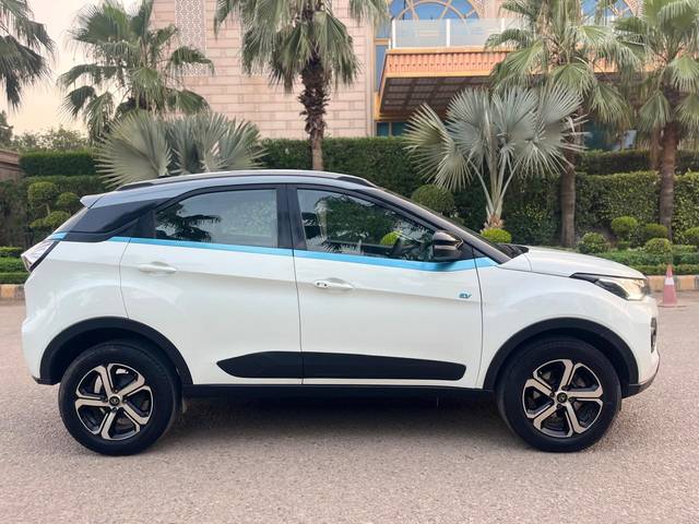 https://images10.gaadi.com/usedcar_image/4622101/original/309764d85346ac04b4248e2b3eba153e.jpg?imwidth=6401