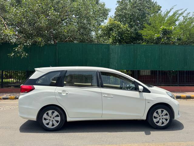 https://images10.gaadi.com/usedcar_image/4622102/original/89d5ff2ecf50e0a93d508f1b440e3c54.jpg?imwidth=6401