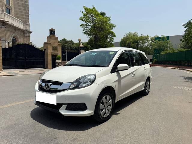 https://images10.gaadi.com/usedcar_image/4622102/original/processed_3c132a29d97f4eabee45699c08c2fe17.jpg?imwidth=6400