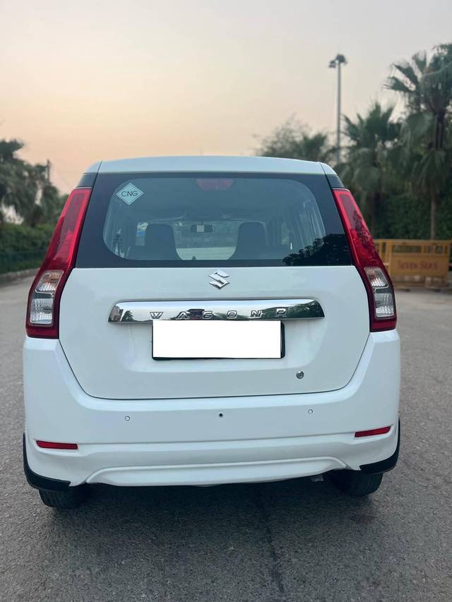 https://images10.gaadi.com/usedcar_image/4622109/original/processed_d6d00dcfb6e6d29a318c5915515b0824.jpg?imwidth=6402