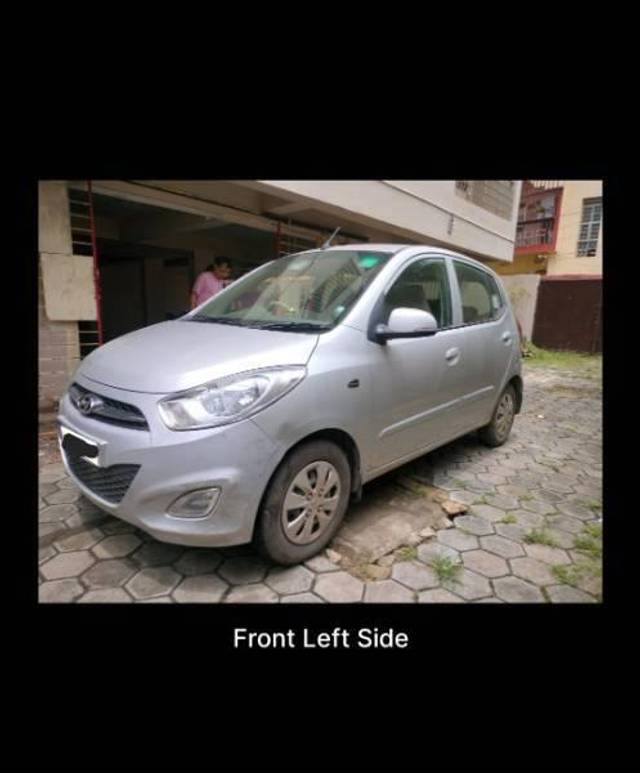 https://images10.gaadi.com/usedcar_image/4622113/original/processed_c0aeae92-17b1-45e8-b2b3-3d722780d7e6.jpg?imwidth=6402