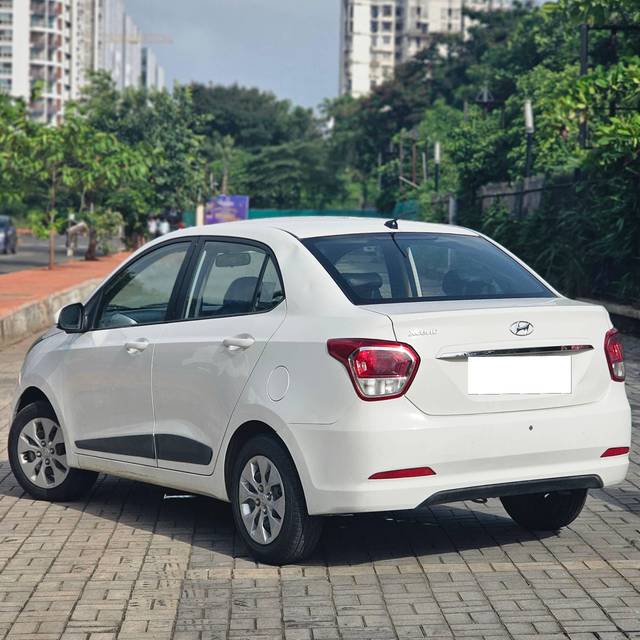 https://images10.gaadi.com/usedcar_image/4622116/original/processed_227a836cbcfafb4b015ec5a889340e47.jpg?imwidth=6401