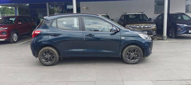 https://images10.gaadi.com/usedcar_image/4622117/original/processed_9cec67352fd94e8916a451b9e1a7dcdf.jpg?imwidth=6401