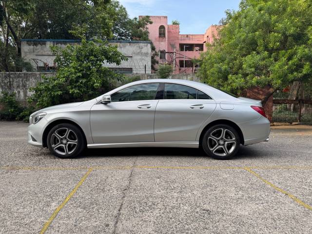 https://images10.gaadi.com/usedcar_image/4622118/original/ea15a6e6391d3a4a7a35a6e3787d302f.jpg?imwidth=6402