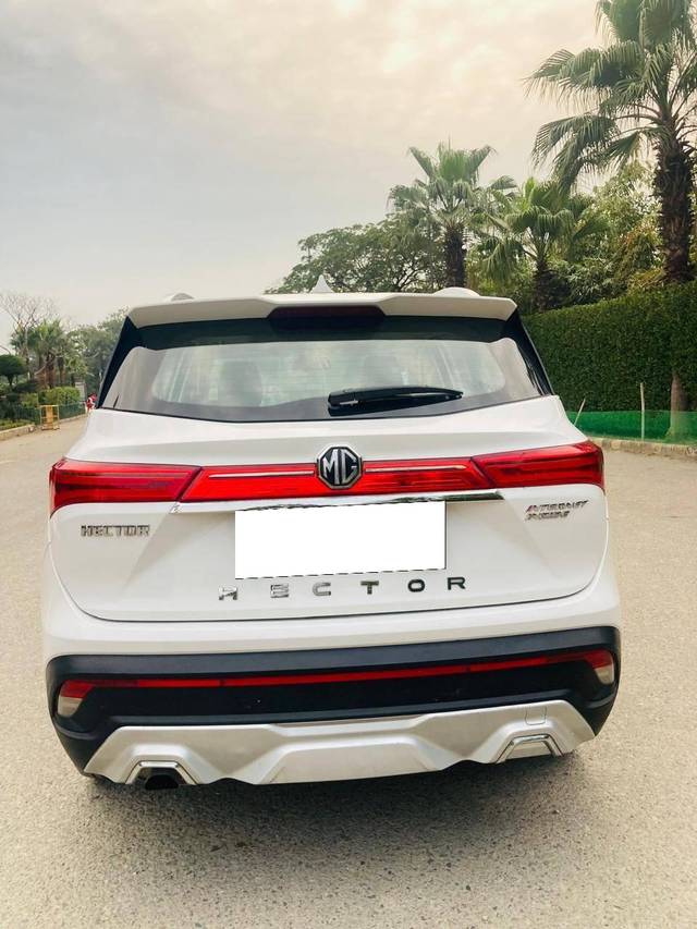 https://images10.gaadi.com/usedcar_image/4622120/original/processed_d56e45443f32091ae342fab845496ec3.jpg?imwidth=6402
