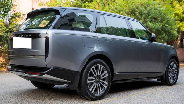 https://images10.gaadi.com/usedcar_image/4622127/original/processed_68a59583501414bb8580132aa4ab2871.jpg?imwidth=6401