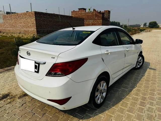 https://images10.gaadi.com/usedcar_image/4622128/original/processed_371cf268-fa0c-4a8e-a54f-cd0bca3c180a.jpeg?imwidth=6401