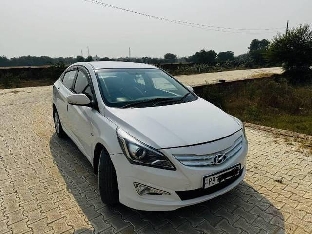 https://images10.gaadi.com/usedcar_image/4622128/original/processed_6e487677-a24d-40c1-9367-4037779efc8c.jpeg?imwidth=6400