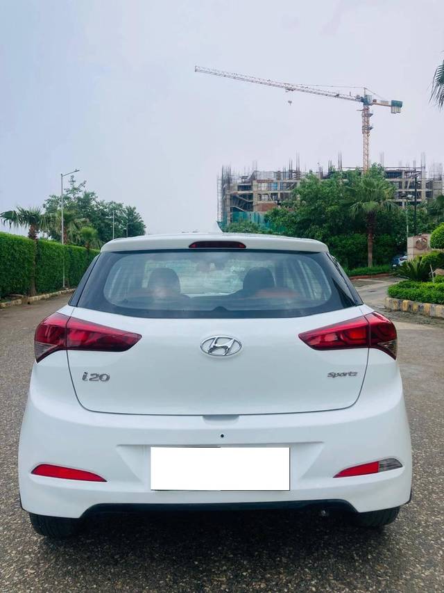 https://images10.gaadi.com/usedcar_image/4622131/original/processed_bac75318cbfb12c0795627347c8ec159.jpg?imwidth=6402