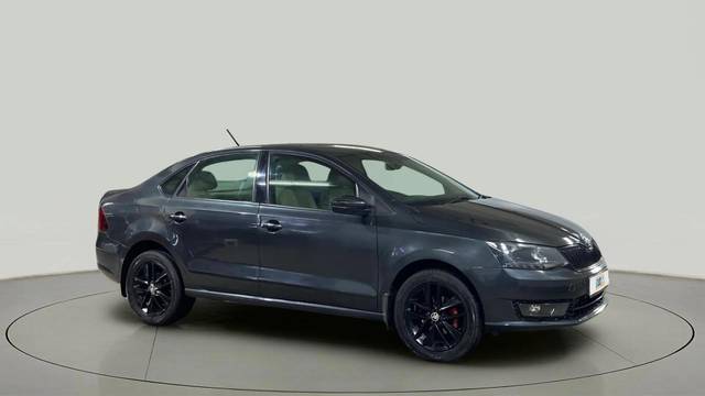 https://images10.gaadi.com/usedcar_image/4622133/original/d171ecc73593b2987358110721f650d1.jpg?imwidth=6400