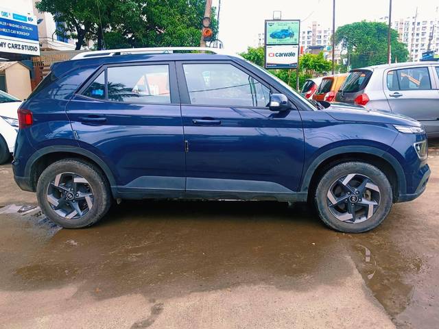 https://images10.gaadi.com/usedcar_image/4622140/original/processed_59693b215198627f8cd1fbac0dfdfb3a.jpeg?imwidth=6401