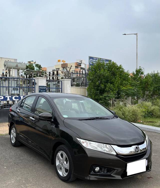 https://images10.gaadi.com/usedcar_image/4622150/original/processed_9a78eb205dc10295e258b8ab861803ef.jpg?imwidth=6400