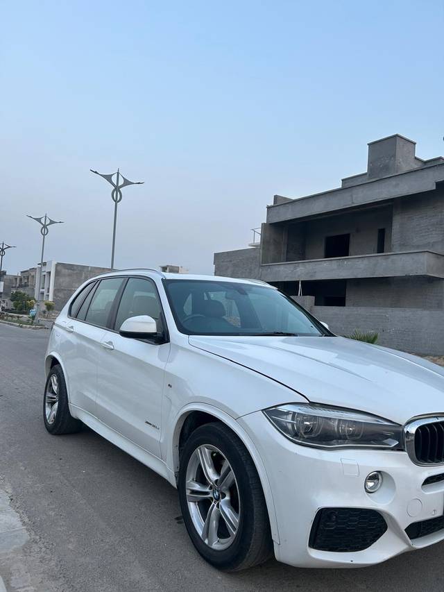 https://images10.gaadi.com/usedcar_image/4622163/original/05843fefc378ed408e097b863f8c7aa0.jpg?imwidth=6400