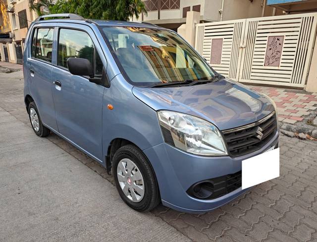 https://images10.gaadi.com/usedcar_image/4622230/original/processed_6051cb27f47501dc4dfcb29a6daa1d70.jpg?imwidth=6400