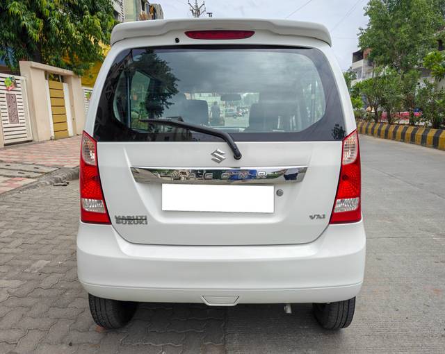 https://images10.gaadi.com/usedcar_image/4622241/original/processed_f0f8867c2833092a2f46c77ae77cdaa5.jpg?imwidth=6402