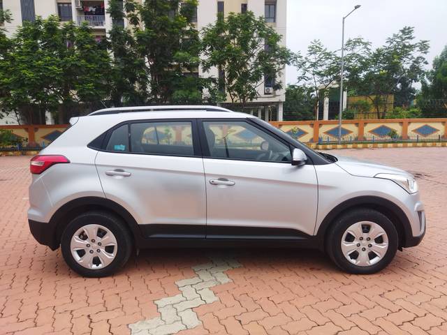 https://images10.gaadi.com/usedcar_image/4622248/original/4e293d25f6eb9ddfa7219f082f9f4c14.jpg?imwidth=6401