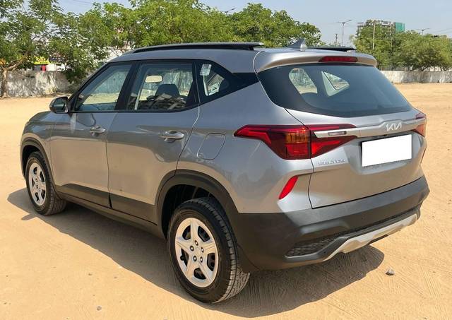 https://images10.gaadi.com/usedcar_image/4622268/original/processed_423aed38-c7ad-482c-be39-a3a36ef19dd6.jpg?imwidth=6402