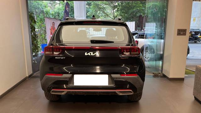 https://images10.gaadi.com/usedcar_image/4622270/original/processed_0fe05a7212004c052f2f953025de608e.jpeg?imwidth=6401