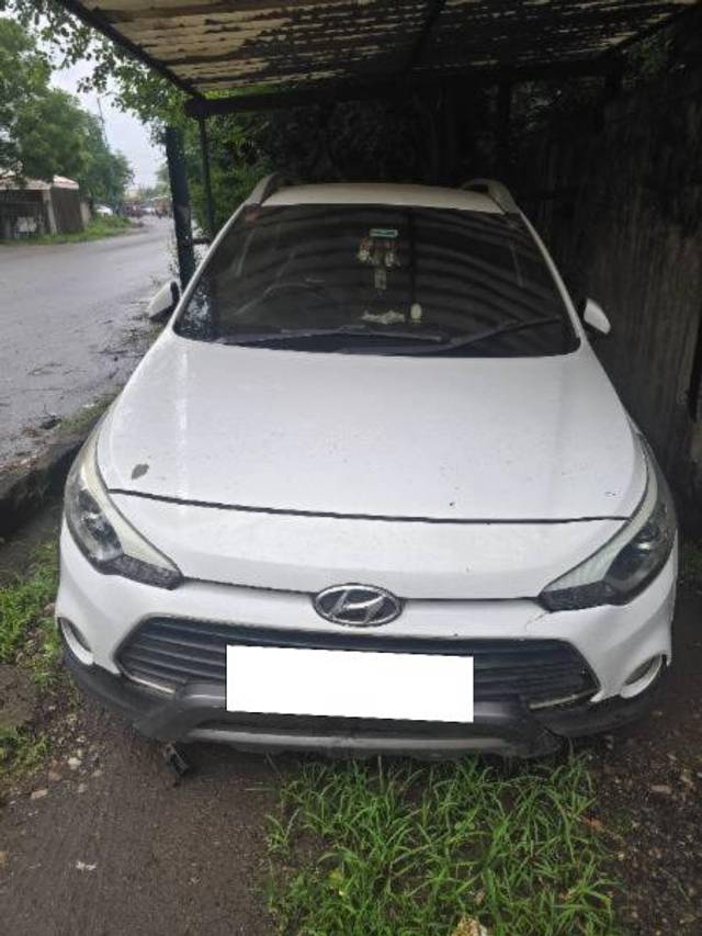 https://images10.gaadi.com/usedcar_image/4622275/original/processed_1c960515-82f4-408c-a815-7f2b519e67bd.jpg?imwidth=6400