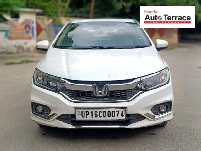 https://images10.gaadi.com/usedcar_image/4622288/original/acb837d2aa858f125e4ab75f59168bcf.jpg?imwidth=6400