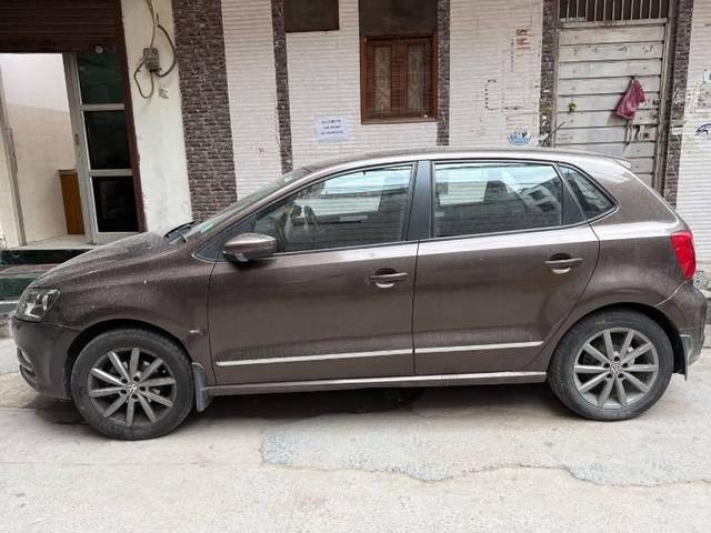 https://images10.gaadi.com/usedcar_image/4622322/original/processed_aed824f0-f013-44d9-9aa8-0aeae38254f4.jpeg?imwidth=6402