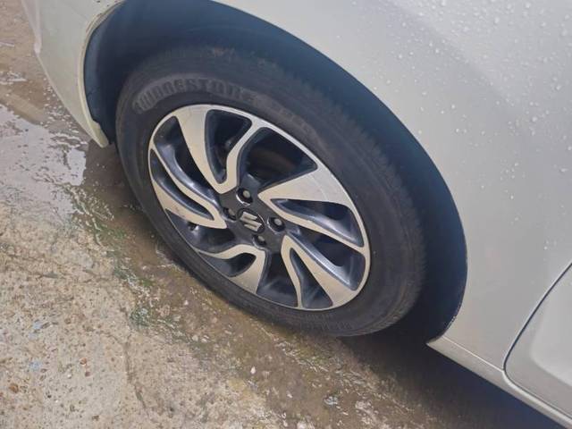 https://images10.gaadi.com/usedcar_image/4622323/original/processed_2e4e4274-e7c3-46be-a91a-211da4f43e36.jpg?imwidth=6402
