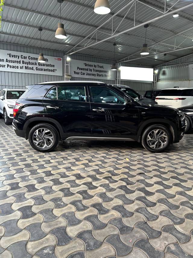 https://images10.gaadi.com/usedcar_image/4622327/original/processed_e2841e88896e4846fa324b95e76473b4.jpg?imwidth=6401