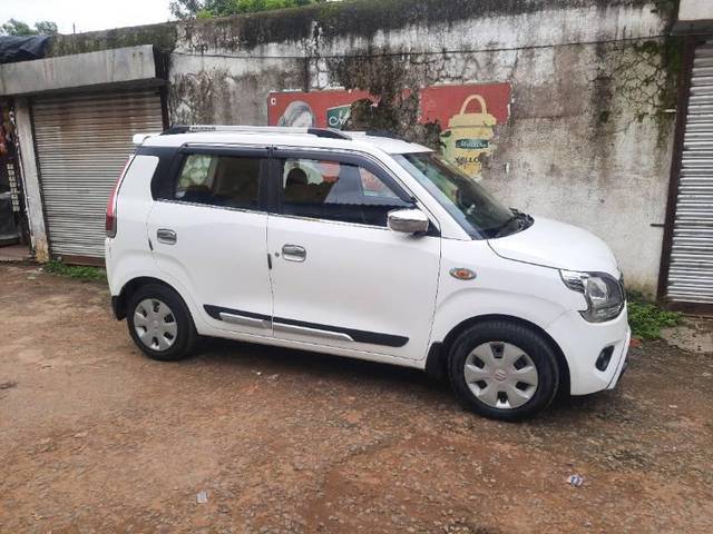 https://images10.gaadi.com/usedcar_image/4622335/original/processed_4164faa2-4080-4fd9-aa18-32d0f269617b.jpg?imwidth=6400