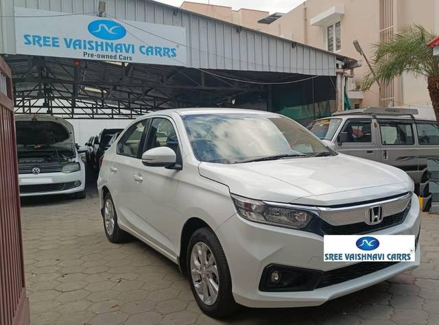https://images10.gaadi.com/usedcar_image/4622350/original/processed_23af3f2bbf3b408802b1234d34361119.jpg?imwidth=6400