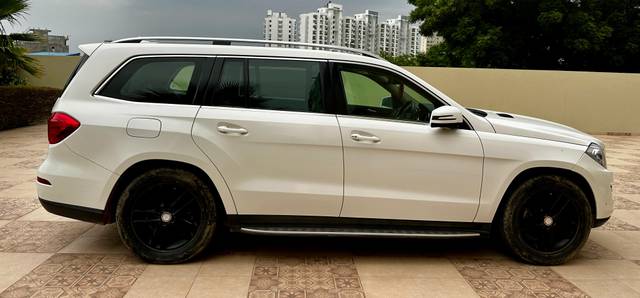 https://images10.gaadi.com/usedcar_image/4622385/original/829ce8b8-58c5-4360-ae14-144955fbe5a3.jpg?imwidth=6400
