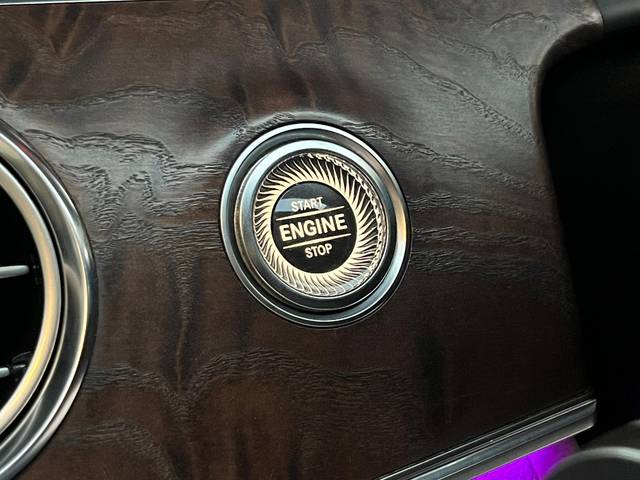 https://images10.gaadi.com/usedcar_image/4622405/original/d52a61952643ea00f29789fd8a9272e4.jpg?imwidth=6402