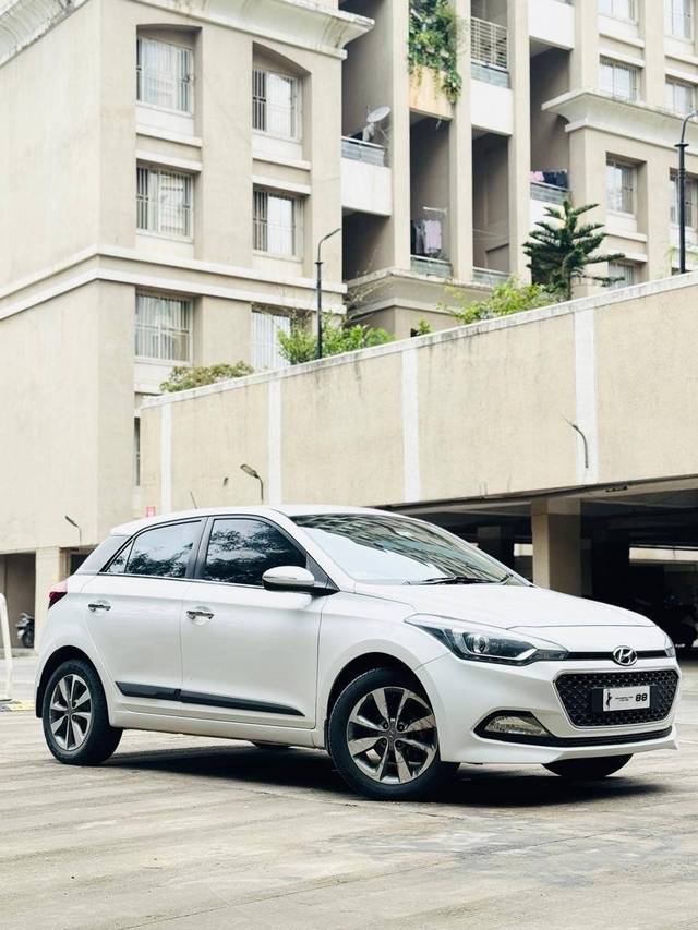 https://images10.gaadi.com/usedcar_image/4622412/original/processed_fdb3c1f7-28b2-401e-a2d4-cf2d1fb9f5b8.jpg?imwidth=6400