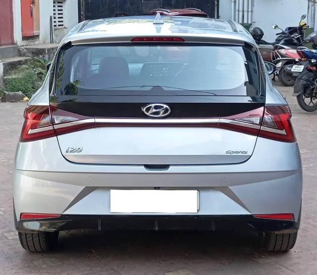 https://images10.gaadi.com/usedcar_image/4622426/original/processed_a9b5fcd6e9992b1909e6d9791426fd32.jpeg?imwidth=6402