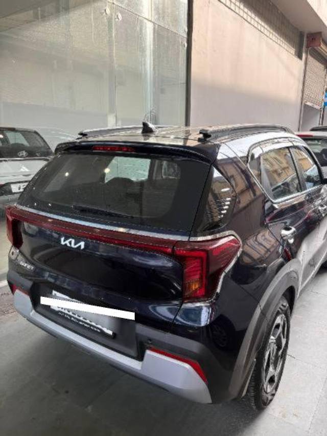 https://images10.gaadi.com/usedcar_image/4622447/original/processed_b44860c3-1924-4d71-88c2-b54961e3bd16.jpg?imwidth=6401