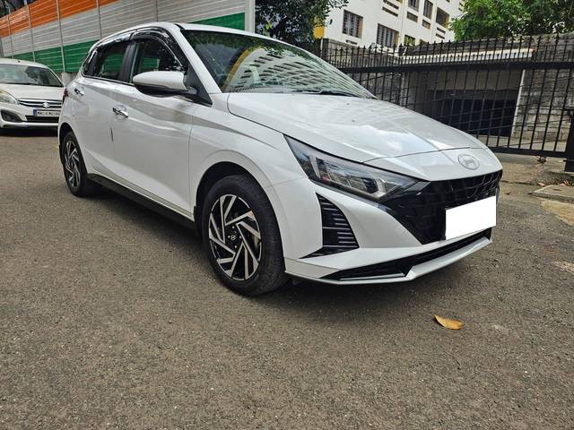 https://images10.gaadi.com/usedcar_image/4622456/original/processed_652135c47dcf42138c31026a620597b9.jpg?imwidth=6400